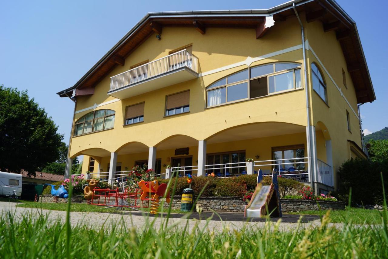 Bungalows In Camping Solarium โดมาโซ ภายนอก รูปภาพ